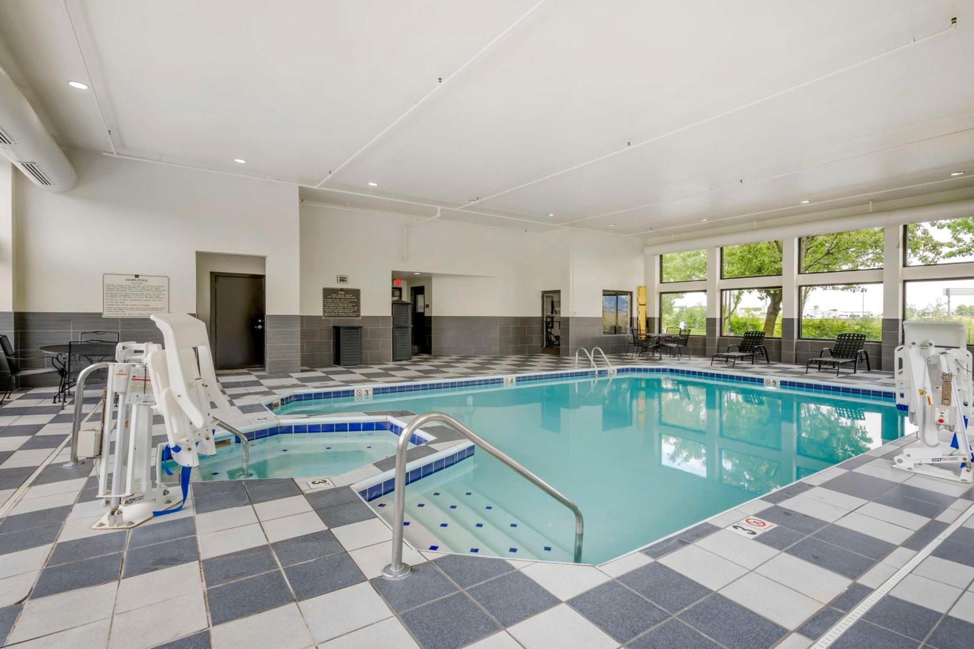 Best Western Suites Columbus Esterno foto